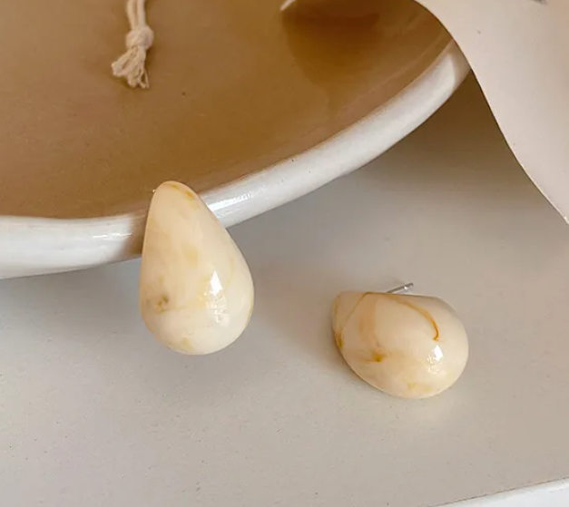 Boucles d'oreilles en résine "DROPS"